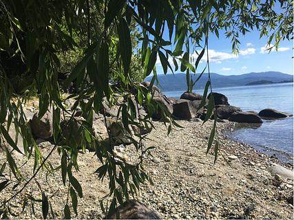 camping familiar no topo do lago