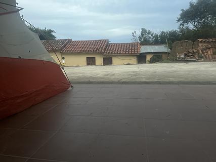 Camping no pátio da escola