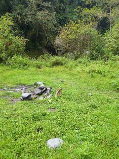 Camping perto do rio