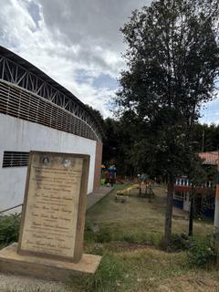 Carrera 5a (al costado del gimnasio)