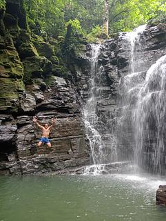Cascada de Latas