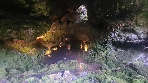 Caverna de tubo de lava