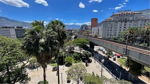 Centro Cultural com Mirante sobre a Cidade