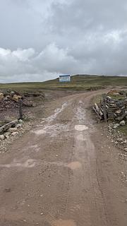 Cerca bloqueando a estrada