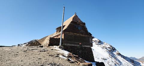 Chacaltaya Ski lodge