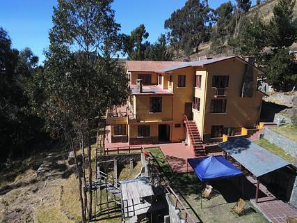 Complejo Turístico 3810 (Hostal Titicaca)
