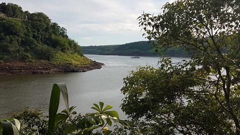 Confluence Rio Iguazu & Parana