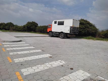 Cotacachi. Estacionamento