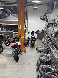 El Camino - Motorad Store & Garage