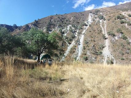Escondido ao lado da estrada