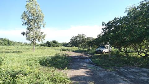 Espaço tranquilo à beira do rio