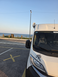 Estacionamento amplo aberto