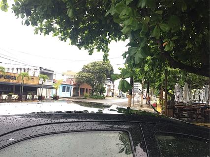 Estacionamento à beira-mar