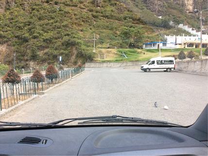 Estacionamento na entrada das Grutas de la Paz