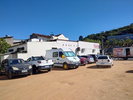 Estacionamento em frente ao DPO