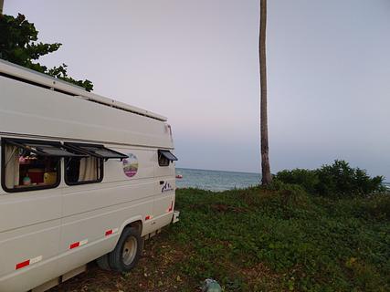 Estacionamento em frente aos bares