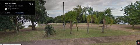 Estacionamento informal ao ar livre