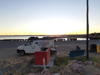 estacionamento na orla - Camarones