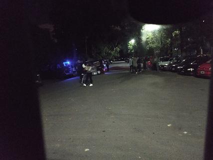 Estacionamento no parque atrás do planetário