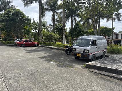 Estacionamento em parque pequeno