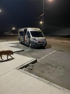 Estacionamento pequeno pavimentado