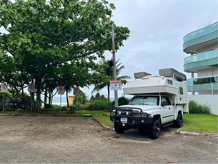 Estacionamento em ponto de surf