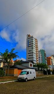 Estacionamento na rua em Laguna