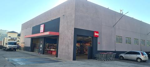 Estacionamento Supermercado Dia