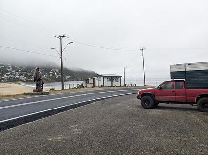 Estacionamiento al lado de la Playa Ines