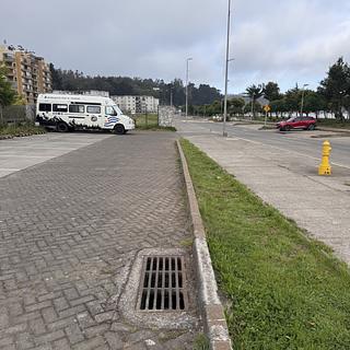 Estacionamiento frente a la playa