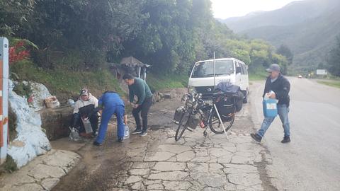 Fonte de Água Potável da Montanha