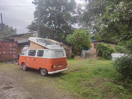 Frente da casa de Loui