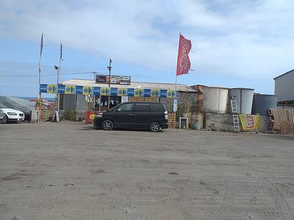 Grande posto de caminhões com restaurante (+água, mecânico)