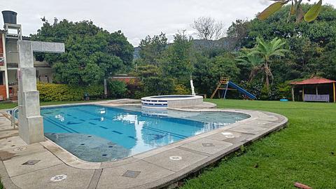 Hospedaje, Restaurante & Piscinas