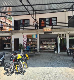 Hotel Mona & Restaurant