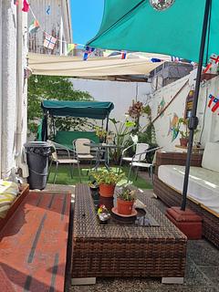 Jaguar Hostel + Living
