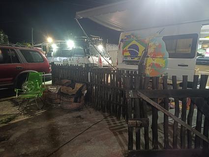 JOHNES Motorhome Pai e Filho