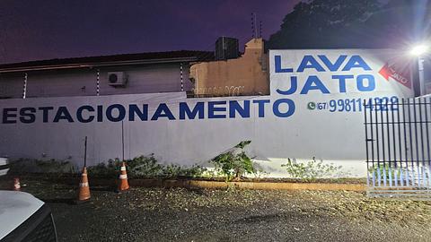 Lava Jato e Estacionamento (do Rozeno)