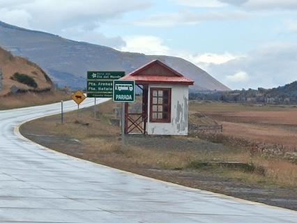 little hut beside the road - casa de ciclistas for free :-)