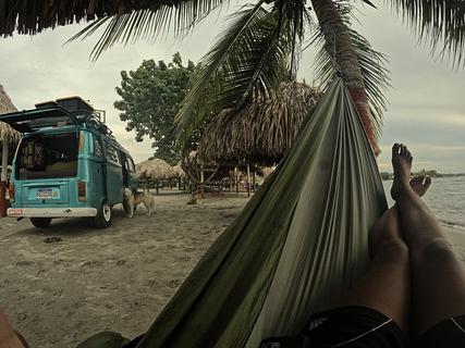 Local tranquilo para acampar à beira-mar