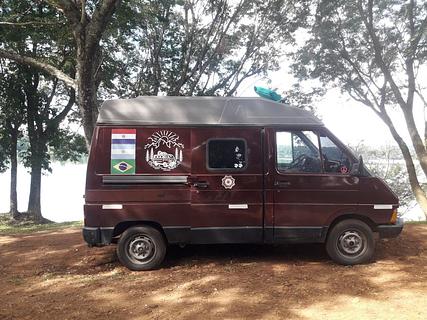 Lugar tranquilo perto do rio