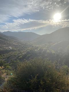 Lugar tranquilo com vista para o vale
