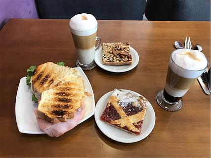 Manjares Cafe