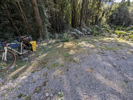 Margem da Ruta 7 - ciclistas