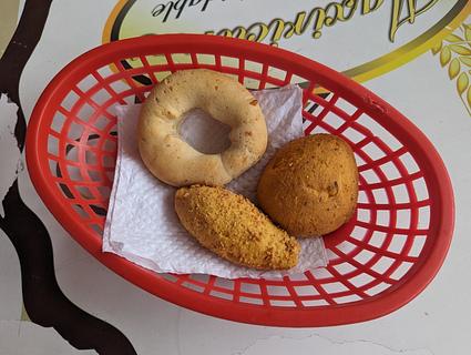 Maxiricuras bakery and restaurant
