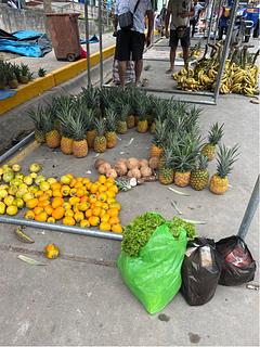 Mercado local de frutas e vegetais
