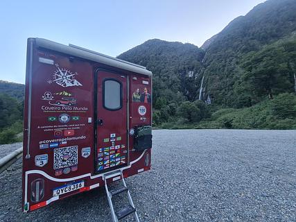 Mirante/Estacionamento na Cachoeira
