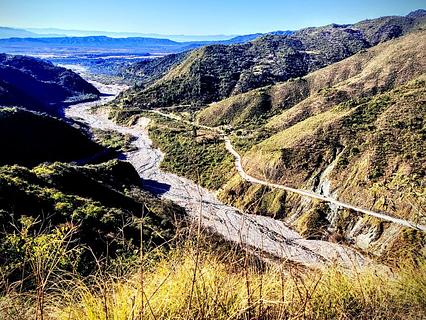 Mirante fora da estrada de terra.
