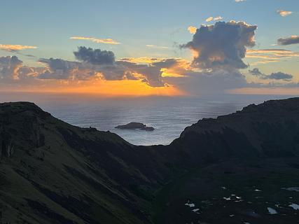 Mirante sobre a cratera Rano Kau