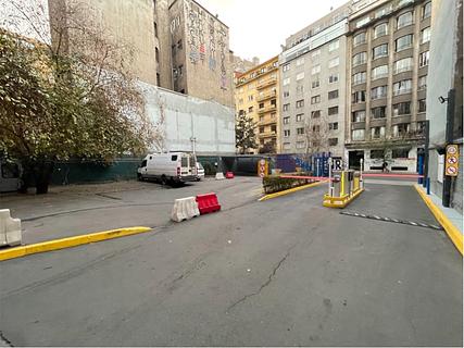Monjitas 330 Parking